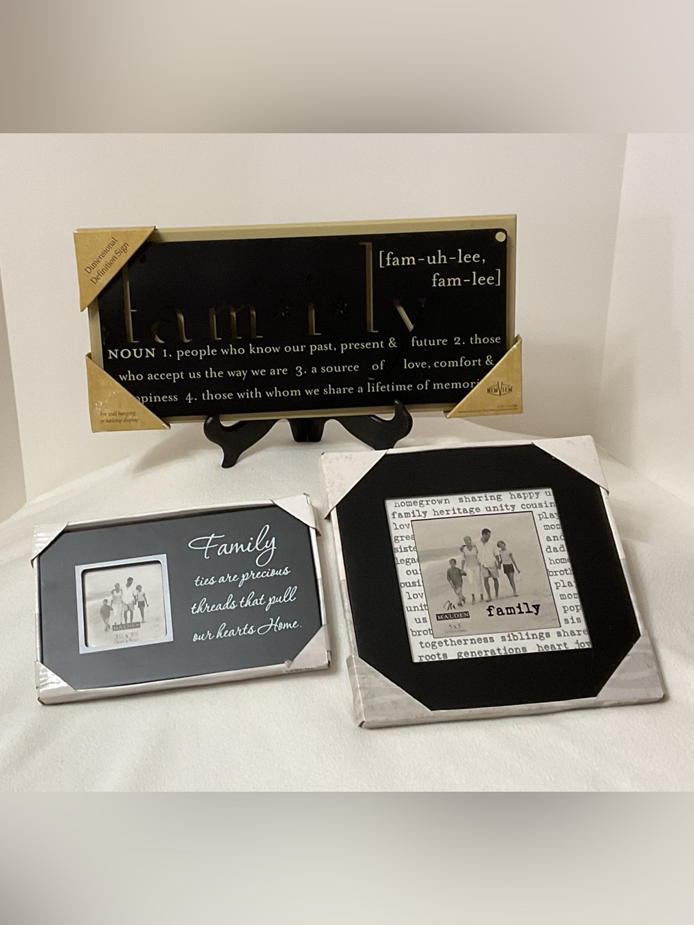 LOT/3 NIB FAMILY THEMED PHOTO FRAMES AND WALL PLAQUE